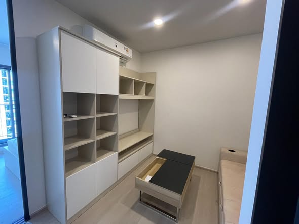 room interior of Aspire Onnut Station