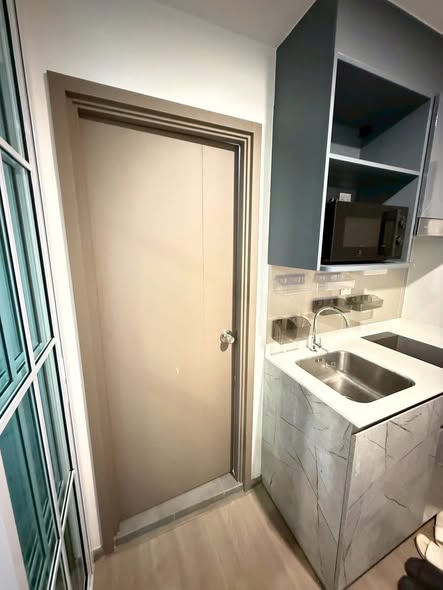 room interior and bathroom of Aspire Ratchayothin