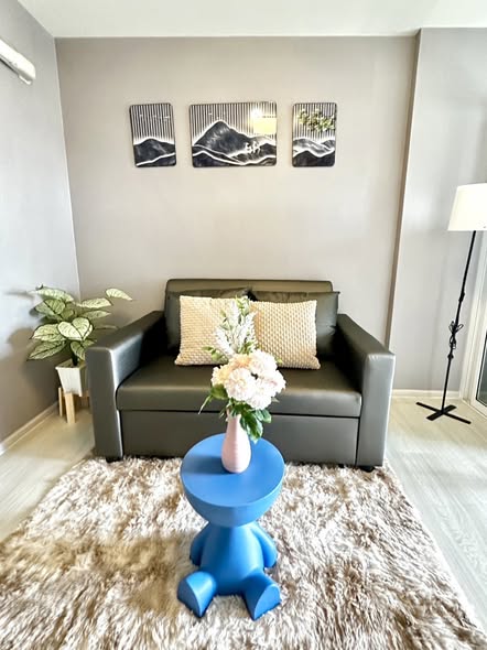 living room and room interior of Aspire Rattanatibet 1