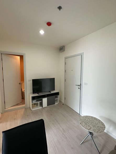 room interior of Aspire Sathorn – Tha Phra