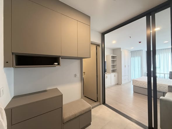 bedroom and room interior of Aspire Sukhumvit-Rama 4