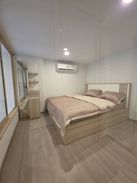 bedroom and room interior of Aspire Sukhumvit-Rama 4