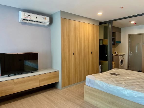 bedroom and room interior of Aspire Sukhumvit-Rama 4