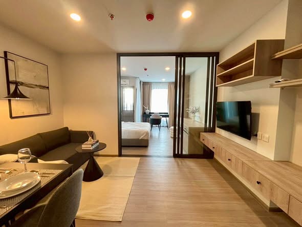 living room and room interior of Aspire Sukhumvit-Rama 4