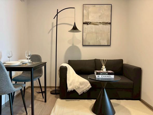 living room and room interior of Aspire Sukhumvit-Rama 4