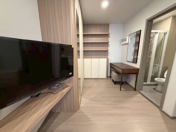 room interior of Aspire Sukhumvit-Rama 4