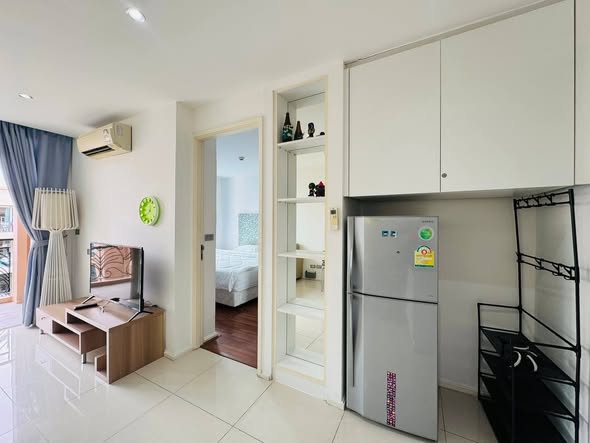 bedroom and room interior of Atlantis Condo Resort Pattaya