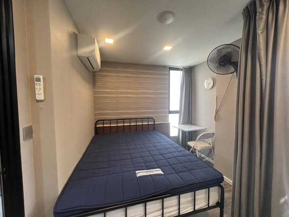 bedroom of Atmoz รัชดา-ห้วยขวาง คอนโด
