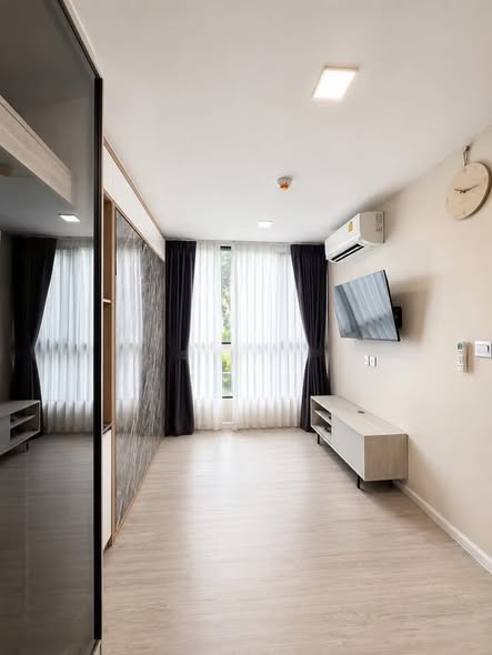 bedroom and room interior of Atmoz Tropicana Bangna