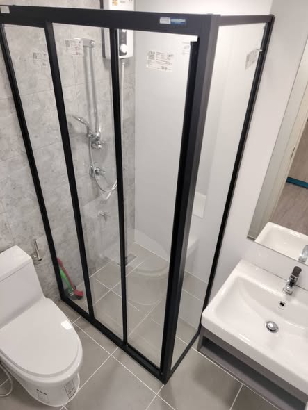 room interior and bathroom of Atmoz Tropicana Bangna