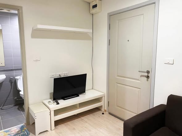bedroom and room interior of B-Loft Sukhumvit 115