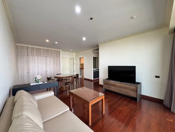 bedroom and living room of Baan Chaopraya