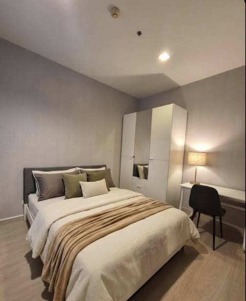 bedroom of Baan Klang Krung Siam-Pathum Wan