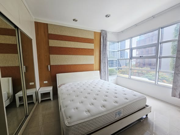 bedroom of Baan Klang Krung Siam-Pathum Wan