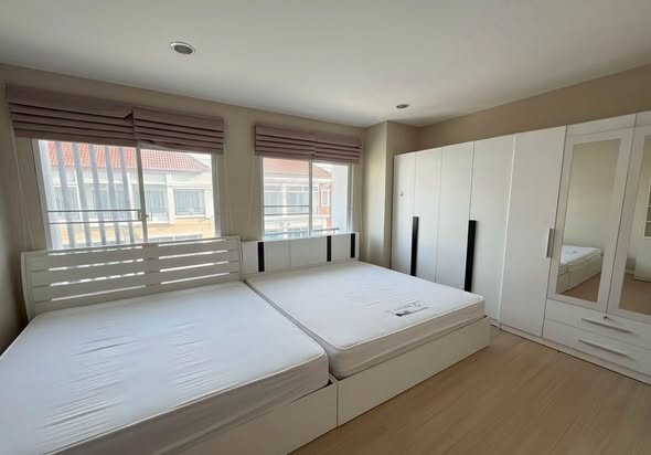 bedroom and room interior of Baan Klang Muang Kaset-Nawamin