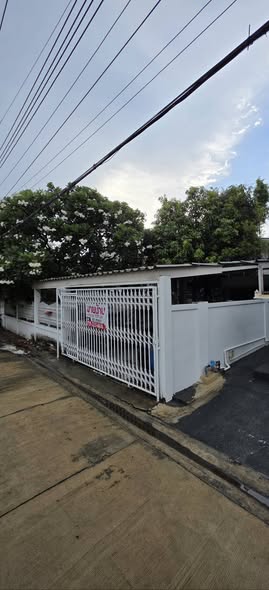 Baan Klang Muang Rama 9 Soi 43