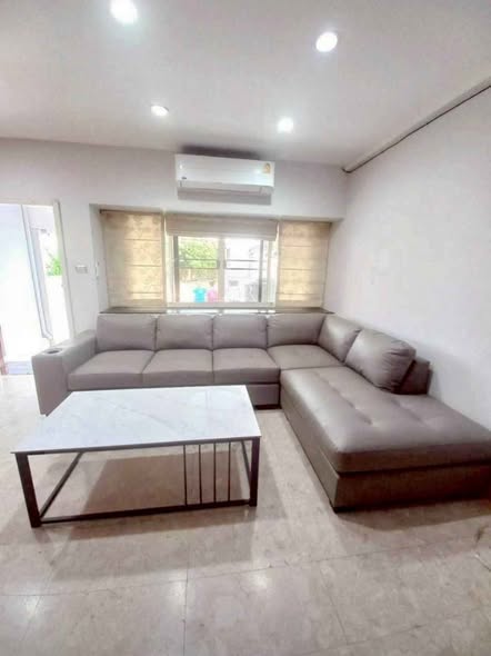 living room of Baan Klang Muang Rama 9 Soi 43