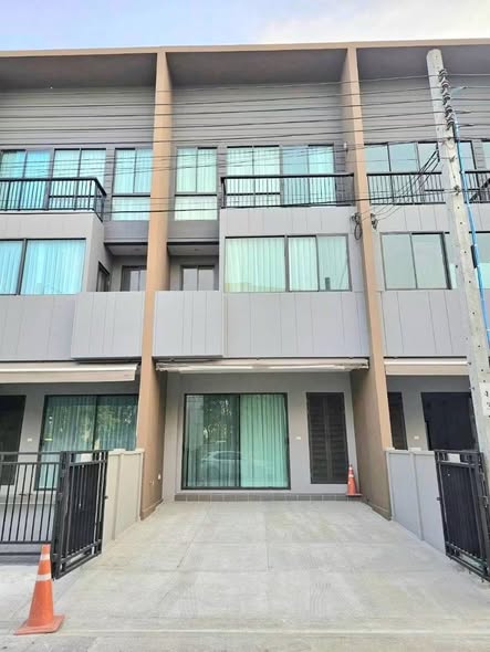 Baan Klang Mueang Rama 9-Krungthep Kritha