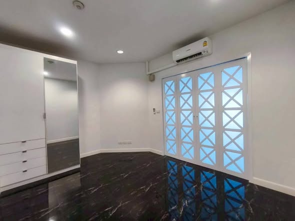 room interior of Baan Nonzee Condominium
