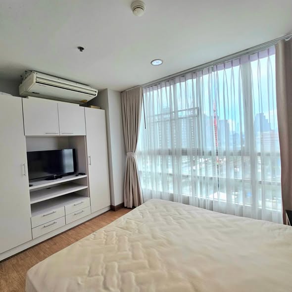 bedroom of Baan Pathumwan Condominium