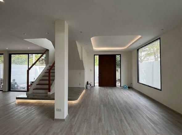 living room and room interior of บ้านปรีดี ที่พักรายเดือน (Baan​ Pridi)