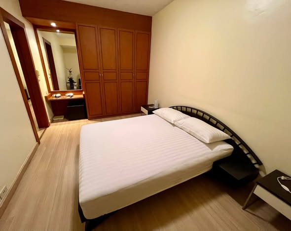 bedroom of Baan Sathorn Chao Phraya
