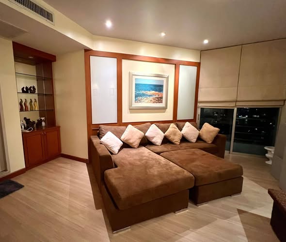 living room of Baan Sathorn Chao Phraya