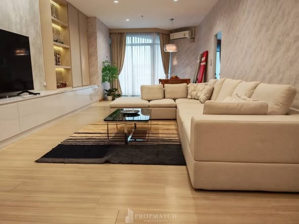 living room of Baan Sathorn Chao Phraya