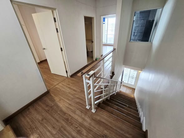 Ban Klang Mueang S-Sense Sathorn-Taksin 2