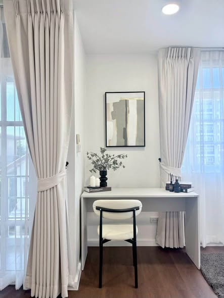 living room of Ban Klang Mueang Yaek Ratchada-Lat Phrao