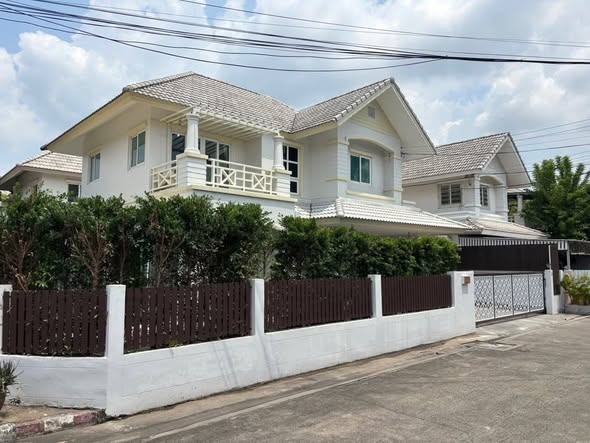 Ban Suan Racha Village