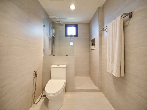 bathroom of Bangkok dream apartments on Riverside