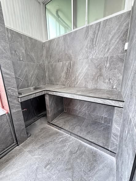 bathroom of คันทรี่คอมเพล็กซ์ อาคารบี