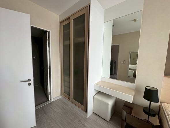bedroom and room interior of อัพเอกมัยคอนโดมิเนียม
