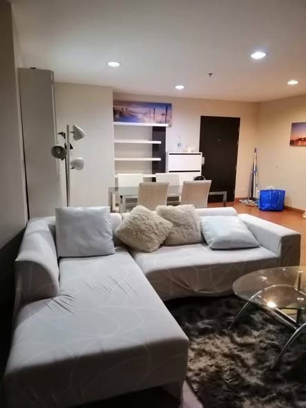 bedroom and living room of Belle Grand Rama 9