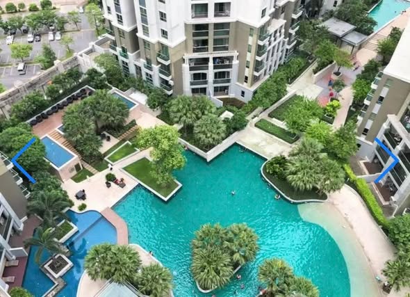 pool of Belle Grand Rama 9