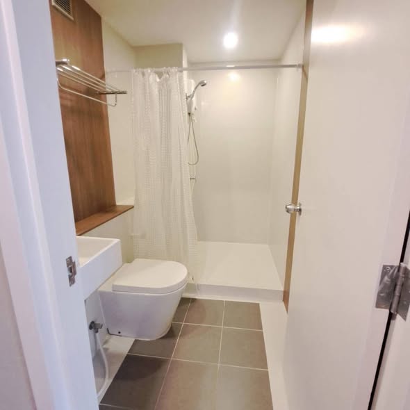 Blossom Condo Sathon-Charoen Rat