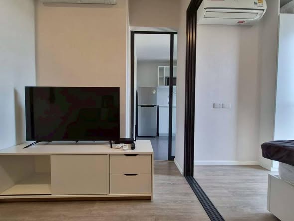 bedroom and room interior of Blue Sukhumvit 105