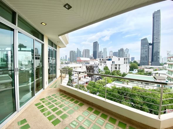 Bright Sukhumvit 24