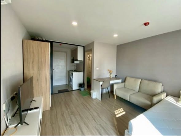 bedroom and room interior of Brompton Pet Friendly Samrong Station บรอมป์ตัน เพ็ท เฟรนด์ลี่ สำโรง สเตชั่น