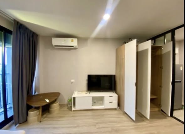 bedroom and room interior of Brompton Pet Friendly Samrong Station บรอมป์ตัน เพ็ท เฟรนด์ลี่ สำโรง สเตชั่น