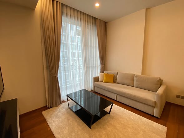 bedroom and living room of BTS Thong Lor Station