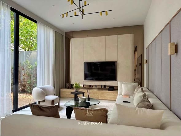 bedroom and living room of บูก้าน กรุงเทพกรีฑา | Bugaan Krungthep Kreetha
