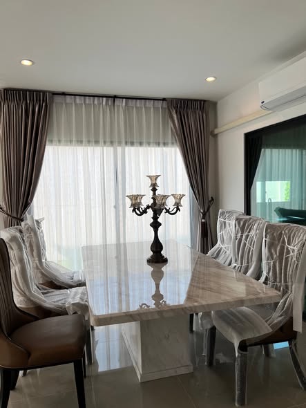 room interior of บุราสิริ พัฒนาการ Burasiri Pattanakarn