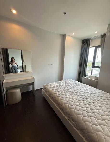 bedroom of C Ekkamai Condominium