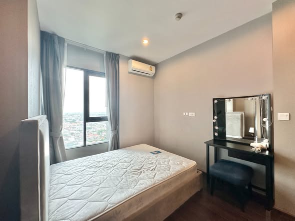 bedroom of C Ekkamai Condominium