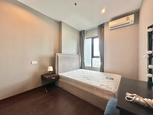 bedroom of C Ekkamai Condominium