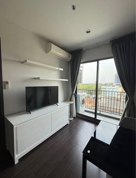bedroom of C Ekkamai Condominium