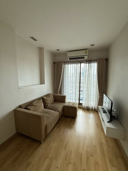 bedroom and living room of Casa Condo Asoke-Dindaeng