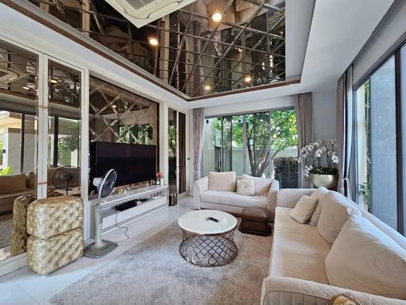 living room and room interior of Casa Legend Ratchaphruek – Pinklao.